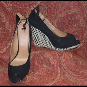 MOSSIMO black suede wedge 9
